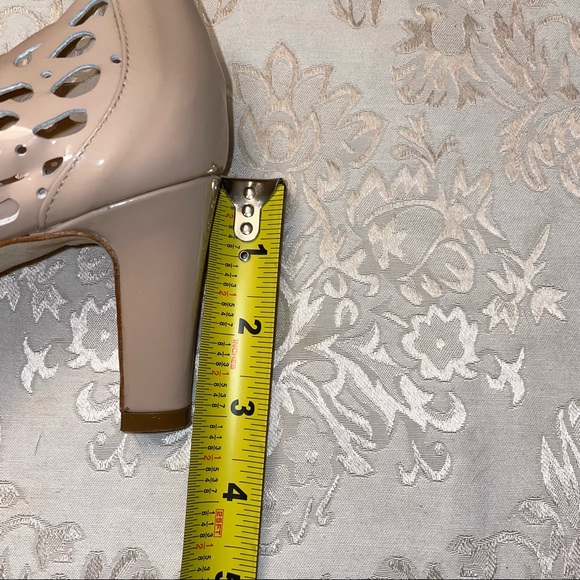 Aquatalia Beige Cut Out Patent Leather Heels Made in Italy 8.5 - Picture 7 of 10